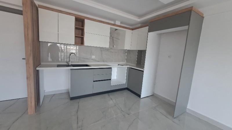 KIRAZLI YOLU UZERINDE SIFIR 3+1