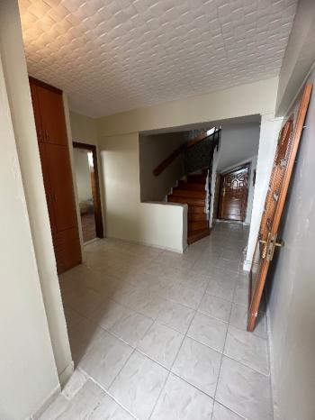 Beykoz Merkezde Sahilde Teraslı Deniz Manzaralı Eşyalı Müstakil Ev
