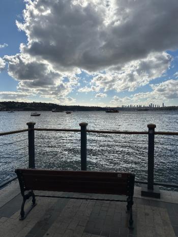 Beykoz Merkezde Sahilde Teraslı Deniz Manzaralı Eşyalı Müstakil Ev