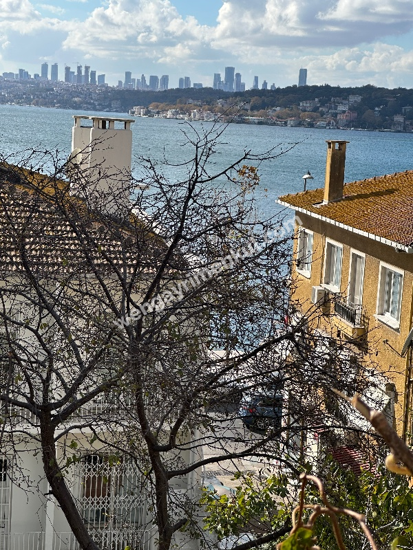 Beykoz Merkezde Sahilde Teraslı Deniz Manzaralı Eşyalı Müstakil Ev