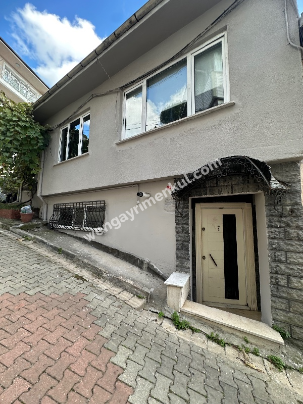 Beykoz Merkezde Sahilde Teraslı Deniz Manzaralı Eşyalı Müstakil Ev