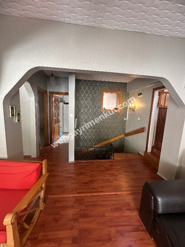 Beykoz Merkezde Sahilde Teraslı Deniz Manzaralı Eşyalı Müstakil Ev