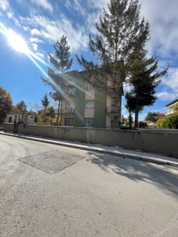 Güvenay - Çorum Kale ve Eti Lisesi Civarı – 3 Katlı Komple Bina