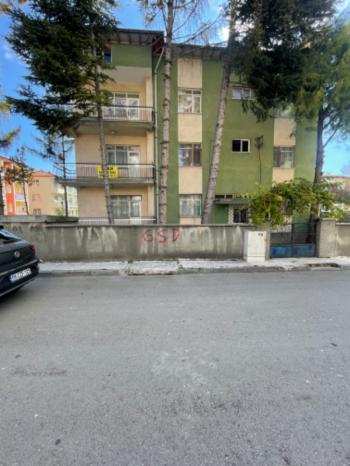 Güvenay - Çorum Kale ve Eti Lisesi Civarı – 3 Katlı Komple Bina