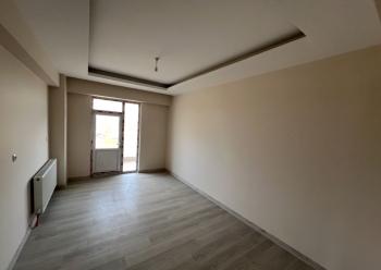 GÜVENAY - ÇORUM BUHARAEVLER MAH. BAYAT GEDİĞİ GENİŞ 3+1 DAİRE  SATILIK DAİRE 