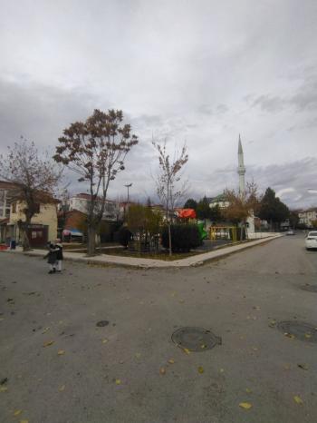 GÜVENAY - ÇORUM ATA CAD.  MEVLANA CAMİİ YANI 1+1 SATILIK DAİRE 