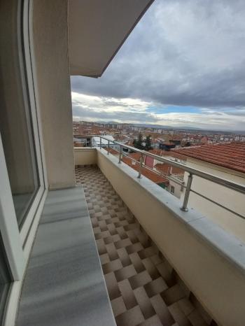 GÜVENAY – ÇORUM BAHÇELİEVLER İLKOKULU CİVARINDA – 3+1 SATILIK DAİRE