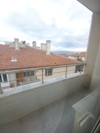 GÜVENAY – ÇORUM BAHÇELİEVLER İLKOKULU CİVARINDA – 3+1 SATILIK DAİRE