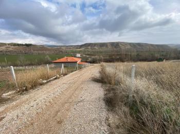 GÜVENAY - ÇORUM SARMAŞA KÖYÜ KARŞISINDA 500 M² SATILIK  BAHÇE