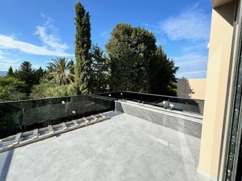 Girne Çatalköy'de Özel Yüzme Havuzu 4+1, Lüks, Modern Satılık Villalar