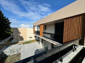 Girne Çatalköy'de Özel Yüzme Havuzu 4+1, Lüks, Modern Satılık Villalar