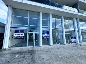 Kıbrıs Girne Merkez Karakum Bölgesinde Kiralık Sendeli 100 M2 Dükkan