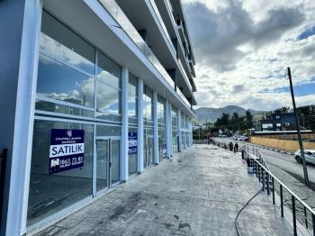 Kıbrıs Girne Merkez Karakum Bölgesinde Kiralık Sendeli 100 M2 Dükkan