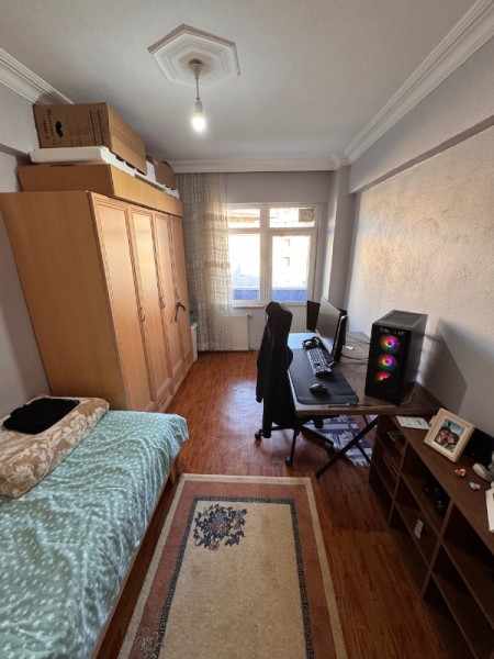 Yeşilpınar'da İsfanbul Avm'ye Yakın 3+1 Arakat Satılık Daire