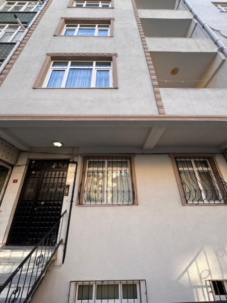 Yeşilpınar'da İsfanbul Avm'ye Yakın 3+1 Arakat Satılık Daire