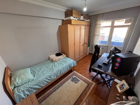 Yeşilpınar'da İsfanbul Avm'ye Yakın 3+1 Arakat Satılık Daire