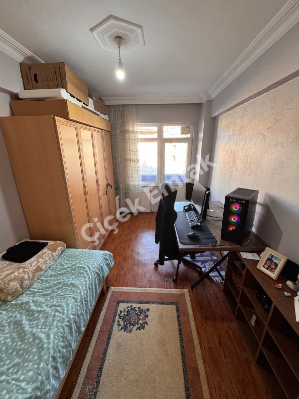 Yeşilpınar'da İsfanbul Avm'ye Yakın 3+1 Arakat Satılık Daire
