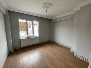 AFYON ÜÇOK EMLAKTAN AMBARYOLU CADDESİNDE SATILIK 3+1 DAİRE