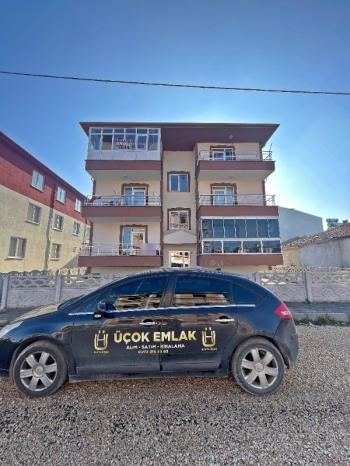 AFYON ÜÇOK EMLAKTAN MAREŞAL MAH. SATILIK SIFIR AYARINDA 2+1 DAİRE