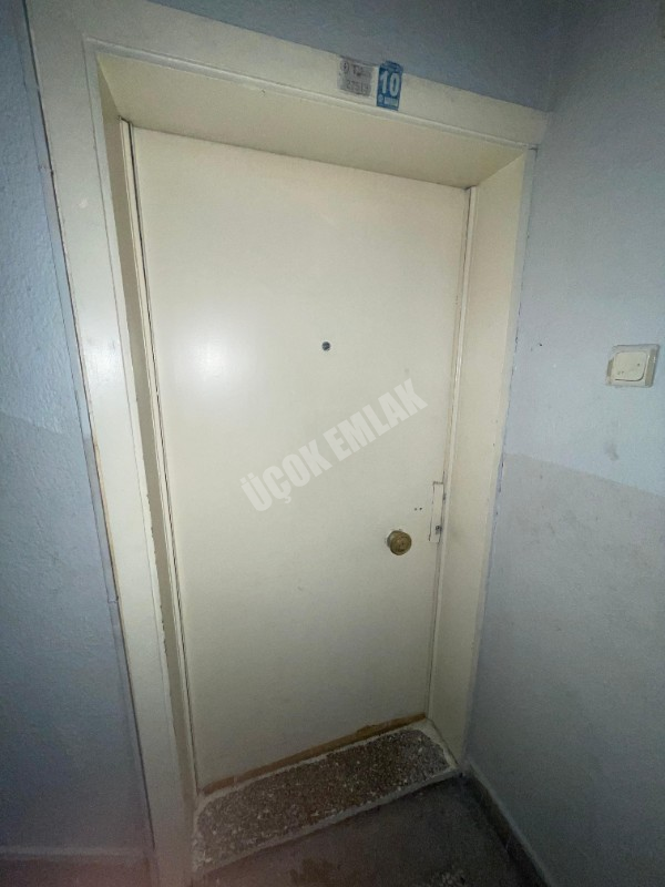 AFYON ÜÇOK EMLAKTAN AMBARYOLU CADDESİNDE SATILIK 3+1 DAİRE