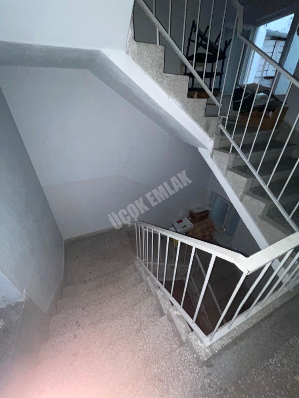 AFYON ÜÇOK EMLAKTAN AMBARYOLU CADDESİNDE SATILIK 3+1 DAİRE