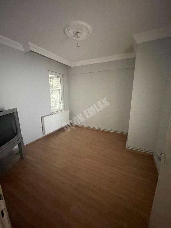 AFYON ÜÇOK EMLAKTAN AMBARYOLU CADDESİNDE SATILIK 3+1 DAİRE