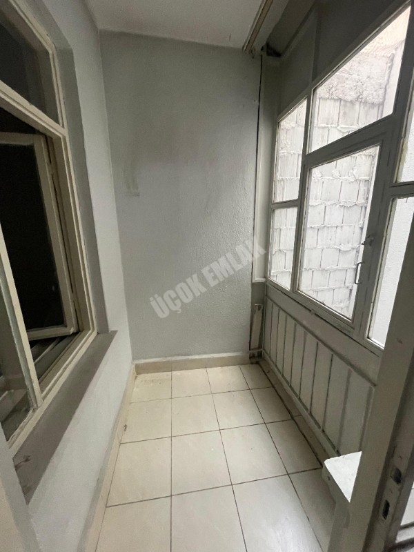 AFYON ÜÇOK EMLAKTAN AMBARYOLU CADDESİNDE SATILIK 3+1 DAİRE