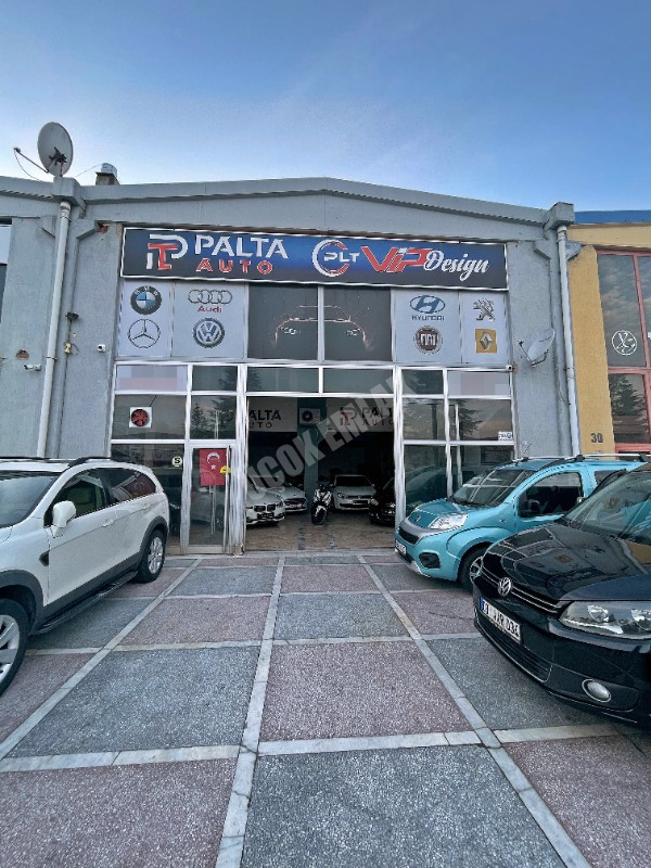 AFYON ÜÇOK EMLAKTAN GALERİCİLER SİTESİNDE SATILIK 200M² DÜKKAN