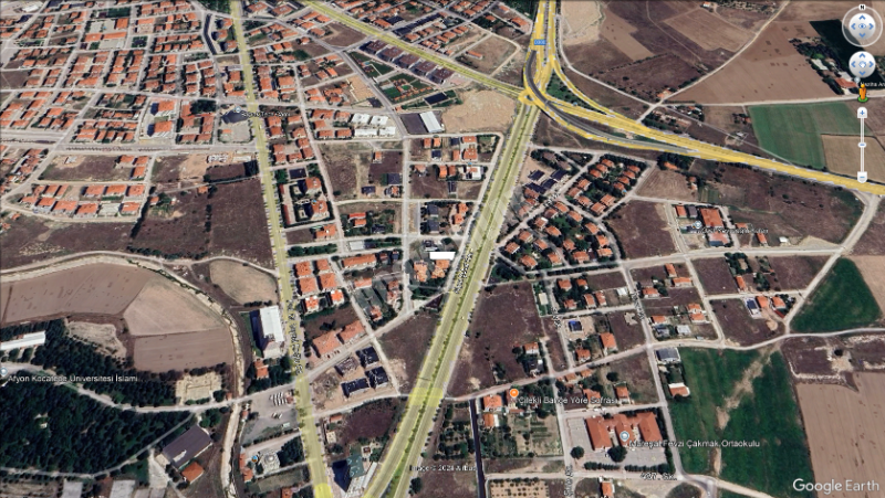 AFYON ÜÇOK EMLAKTAN ALİ İHSANPAŞA MAH. SATILIK ANA YOLA CEPHELİ 427M² ARSA