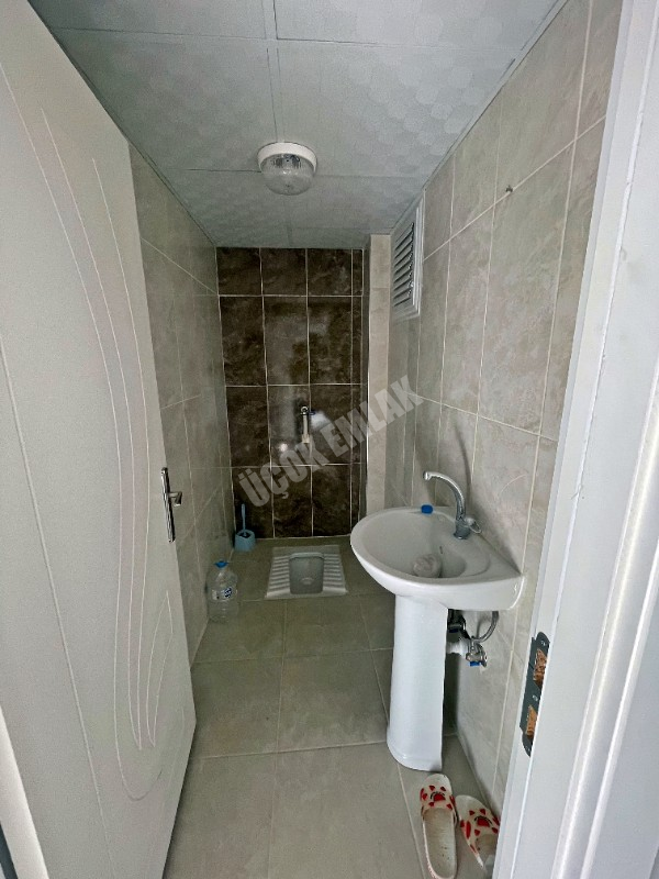 AFYON ÜÇOK EMLAKTAN MAREŞAL MAH. SATILIK SIFIR AYARINDA 2+1 DAİRE