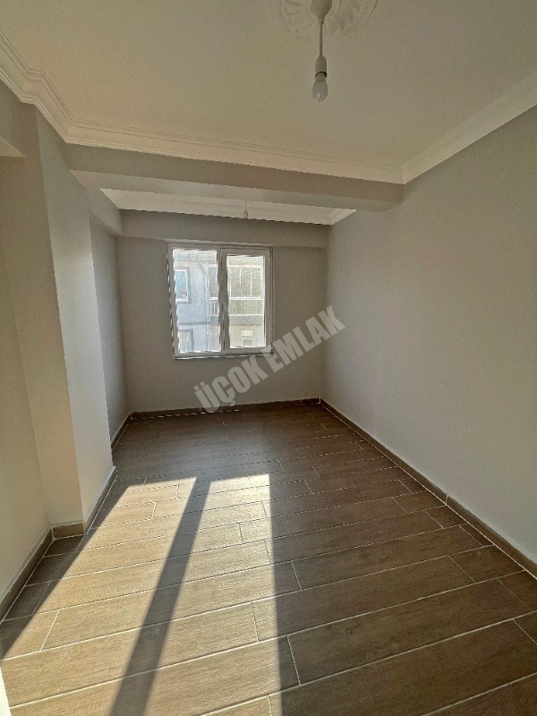 AFYON ÜÇOK EMLAKTAN MAREŞAL MAH. SATILIK SIFIR AYARINDA 2+1 DAİRE