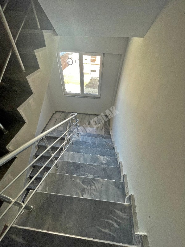AFYON ÜÇOK EMLAKTAN MAREŞAL MAH. SATILIK SIFIR AYARINDA 2+1 DAİRE
