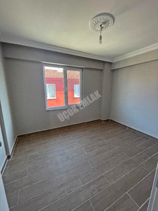 AFYON ÜÇOK EMLAKTAN MAREŞAL MAH. SATILIK SIFIR AYARINDA 2+1 DAİRE