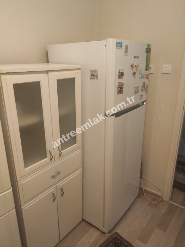 Antre Emlk'tan Kiralık Bozyaka Hastanesi Poliklinik Karşısı Cadde Üstü  Doğalgazlı 3+1 5. Kat Daire