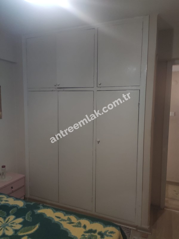 Antre Emlk'tan Kiralık Bozyaka Hastanesi Poliklinik Karşısı Cadde Üstü  Doğalgazlı 3+1 5. Kat Daire