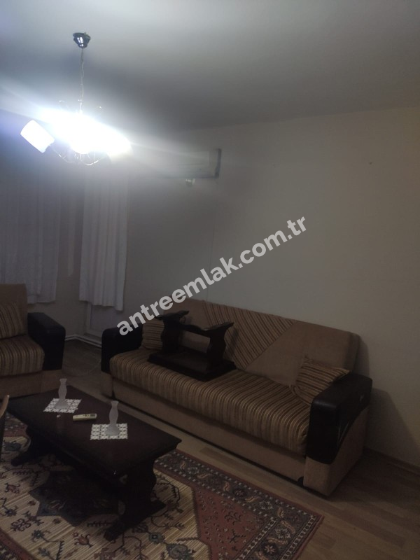 Antre Emlk'tan Kiralık Bozyaka Hastanesi Poliklinik Karşısı Cadde Üstü  Doğalgazlı 3+1 5. Kat Daire