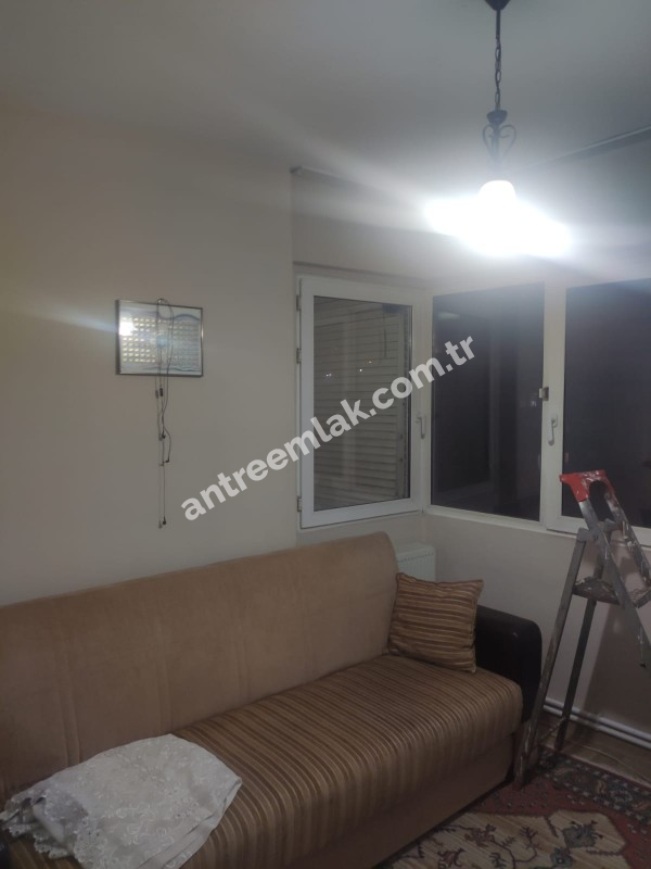 Antre Emlk'tan Kiralık Bozyaka Hastanesi Poliklinik Karşısı Cadde Üstü  Doğalgazlı 3+1 5. Kat Daire