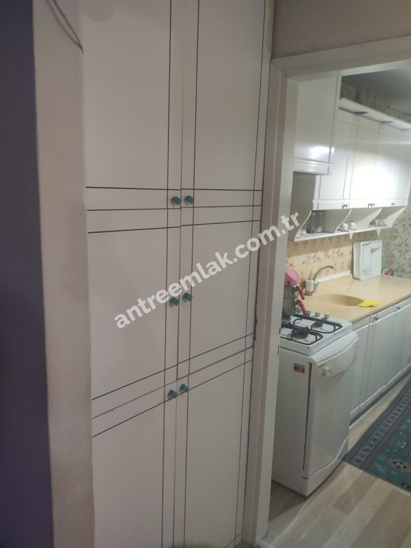 Antre Emlk'tan Kiralık Bozyaka Hastanesi Poliklinik Karşısı Cadde Üstü  Doğalgazlı 3+1 5. Kat Daire