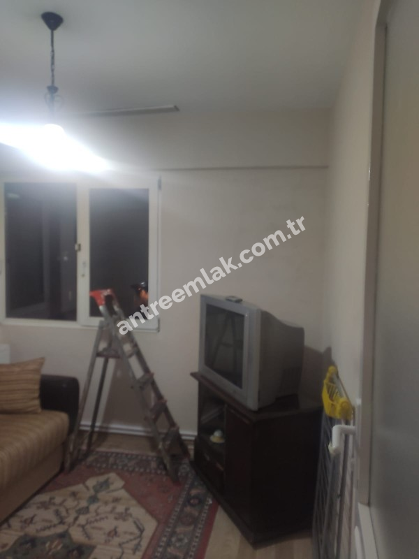 Antre Emlk'tan Kiralık Bozyaka Hastanesi Poliklinik Karşısı Cadde Üstü  Doğalgazlı 3+1 5. Kat Daire