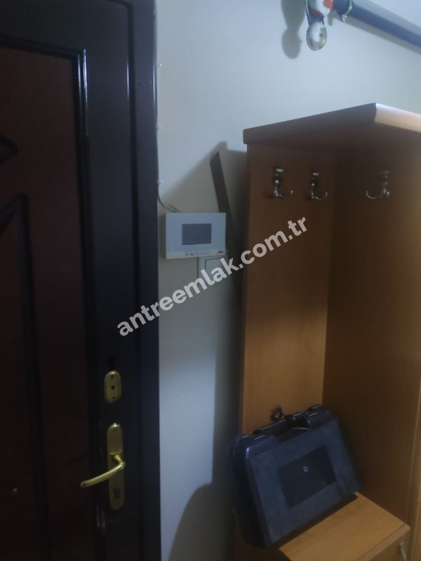 Antre Emlk'tan Kiralık Bozyaka Hastanesi Poliklinik Karşısı Cadde Üstü  Doğalgazlı 3+1 5. Kat Daire