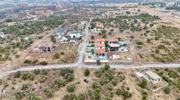 Didim  zümrüttepe de satılık köşebaşı 485m2 villa arsası 