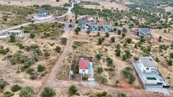 Didim  zümrüttepe de satılık köşebaşı 485m2 villa arsası 