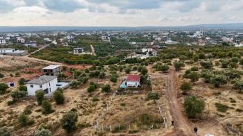 Didim  zümrüttepe de satılık köşebaşı 485m2 villa arsası 