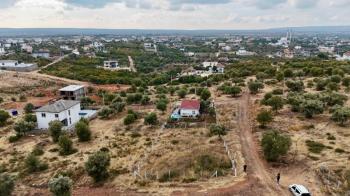 Didim  zümrüttepe de satılık köşebaşı 485m2 villa arsası 