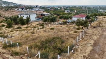 Didim  zümrüttepe de satılık köşebaşı 485m2 villa arsası 
