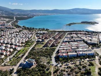 didim akbükte satılık emsalsiz  deniz manzarlı  köşe arsa