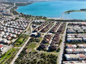 didim akbükte satılık emsalsiz  deniz manzarlı  köşe arsa
