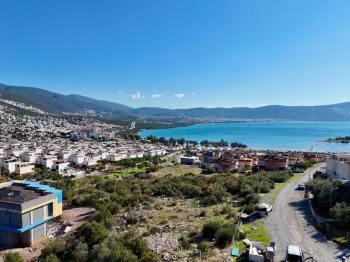didim akbükte satılık emsalsiz  deniz manzarlı  köşe arsa
