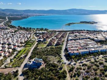 didim akbükte satılık emsalsiz  deniz manzarlı  köşe arsa