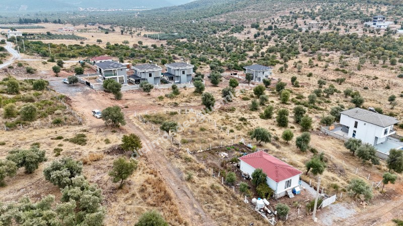 Didim  zümrüttepe de satılık köşebaşı 485m2 villa arsası 